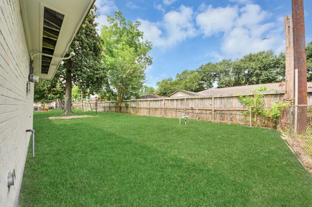 1923 Springrock Lane, Houston, TX 77080