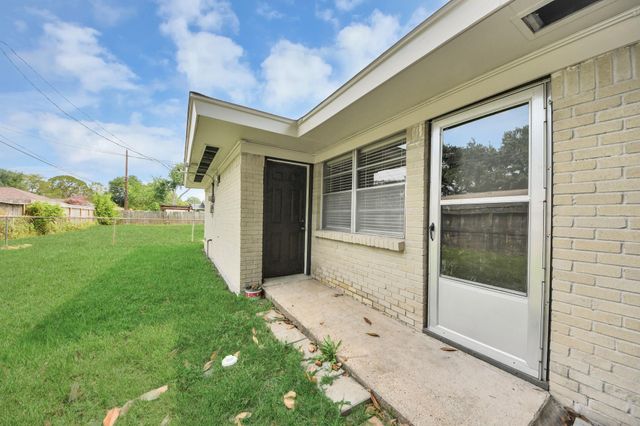 1923 Springrock Lane, Houston, TX 77080