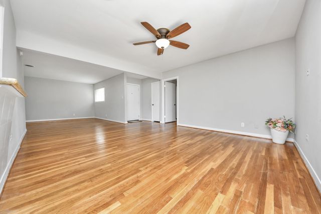 1923 Springrock Lane, Houston, TX 77080