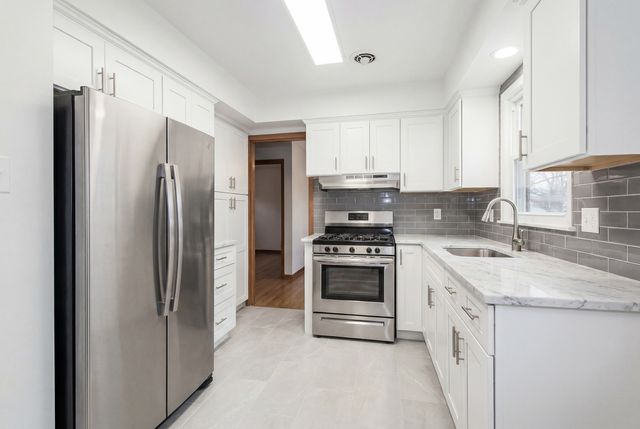 4846 W Foster Avenue, Chicago, IL 60630