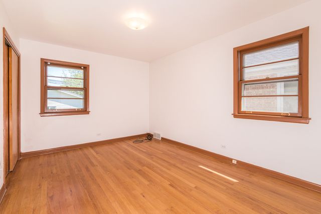 4846 W Foster Avenue, Chicago, IL 60630