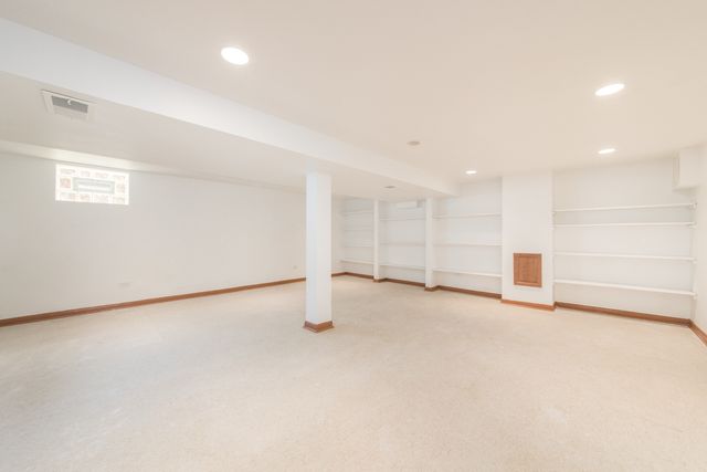 4846 W Foster Avenue, Chicago, IL 60630