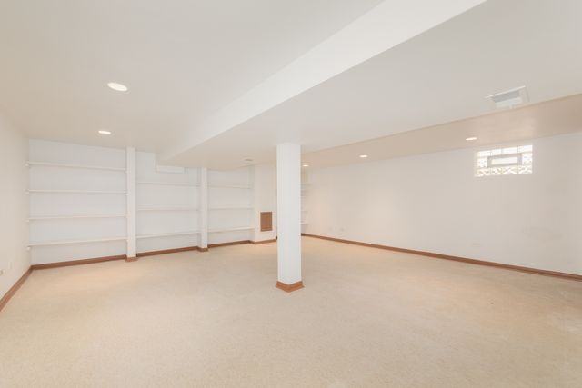 4846 W Foster Avenue, Chicago, IL 60630