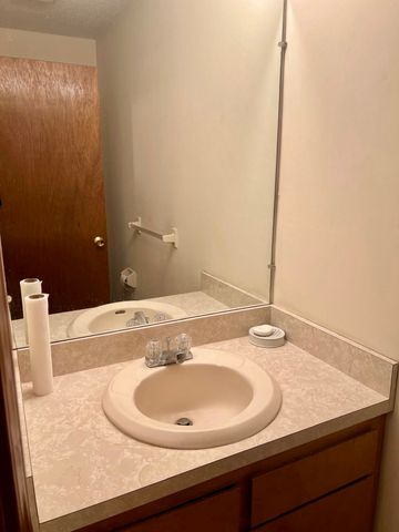 649 Middle Turnpike East APT E, Manchester, CT 06040