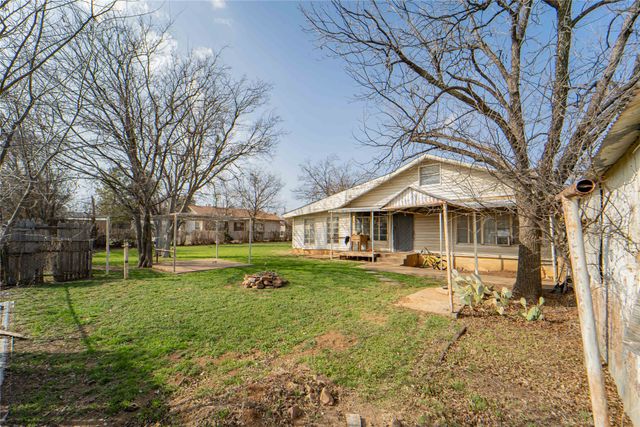 1109 W Elm Street, Breckenridge, TX 76424