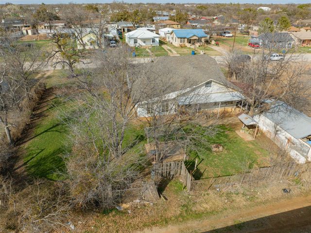 1109 W Elm Street, Breckenridge, TX 76424