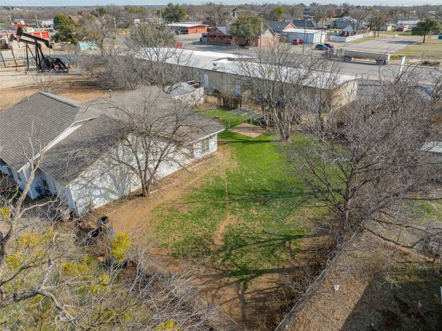 1109 W Elm Street, Breckenridge, TX 76424