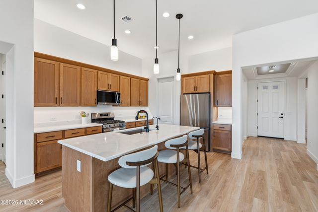 1774 E Wintergreen Drive, Green Valley, AZ 85614