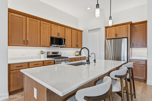 1774 E Wintergreen Drive, Green Valley, AZ 85614