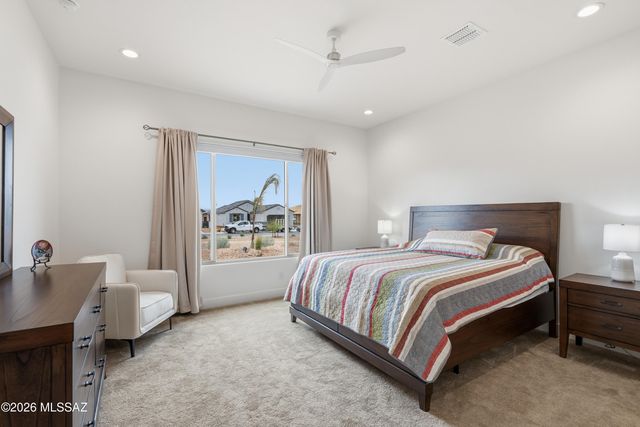 1774 E Wintergreen Drive, Green Valley, AZ 85614