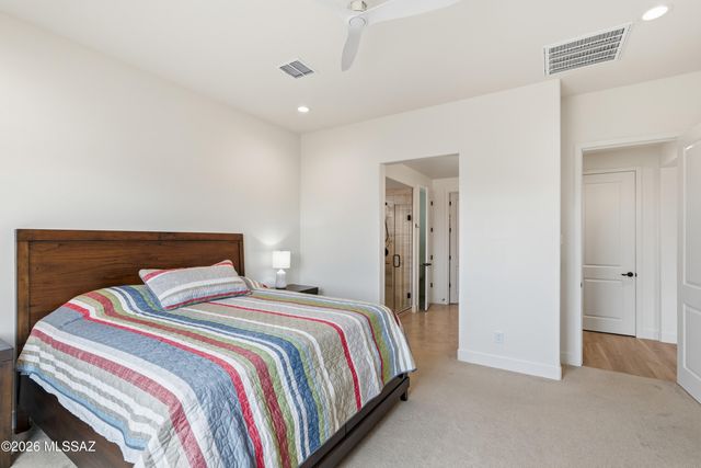 1774 E Wintergreen Drive, Green Valley, AZ 85614