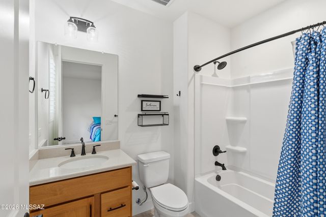 1774 E Wintergreen Drive, Green Valley, AZ 85614