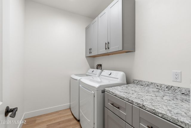 1774 E Wintergreen Drive, Green Valley, AZ 85614