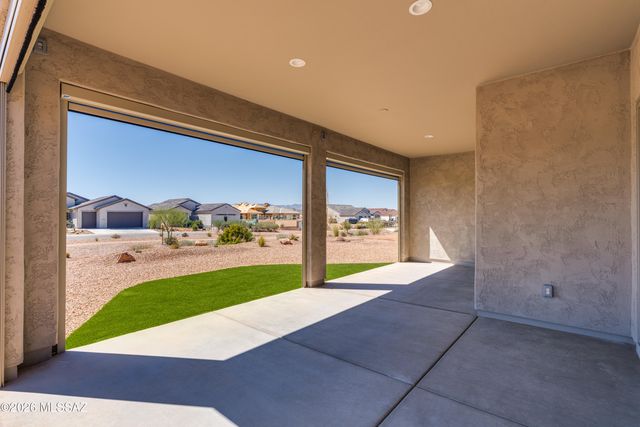 1774 E Wintergreen Drive, Green Valley, AZ 85614