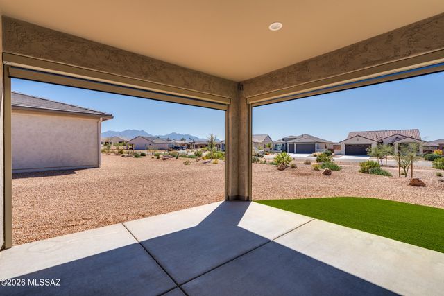 1774 E Wintergreen Drive, Green Valley, AZ 85614