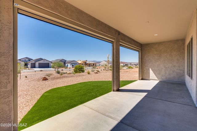 1774 E Wintergreen Drive, Green Valley, AZ 85614