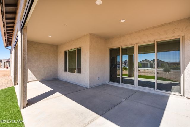 1774 E Wintergreen Drive, Green Valley, AZ 85614