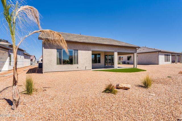 1774 E Wintergreen Drive, Green Valley, AZ 85614