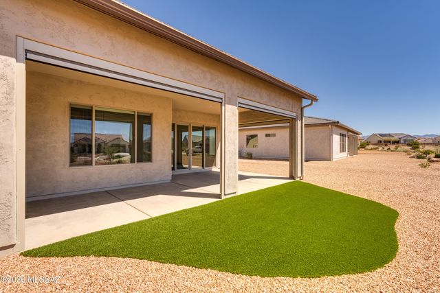 1774 E Wintergreen Drive, Green Valley, AZ 85614