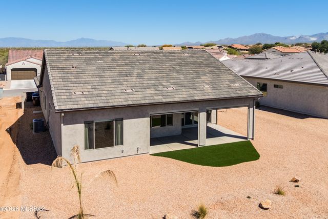 1774 E Wintergreen Drive, Green Valley, AZ 85614