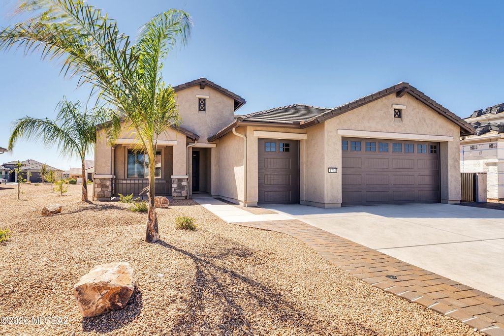 1774 E Wintergreen Drive, Green Valley, AZ 85614
