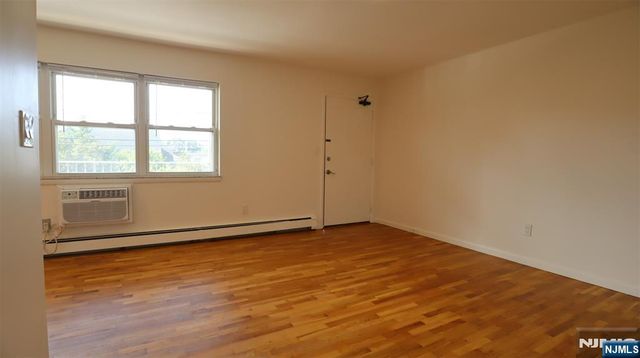 87 W Central Boulevard 7, Palisades Park, NJ 07650
