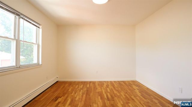 87 W Central Boulevard 7, Palisades Park, NJ 07650