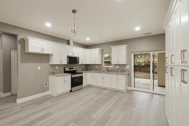9421 Carter Ct, Stockton, CA 95209