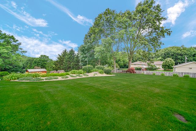 5617 W Wilmens Trail, La Porte, IN 46350