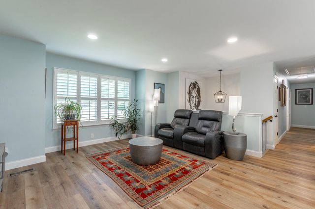 6307 Ridge Lake Road, Hixson, TN 37343