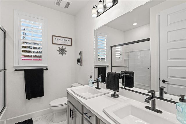 2897 Margot Ln, Turlock, CA 95382