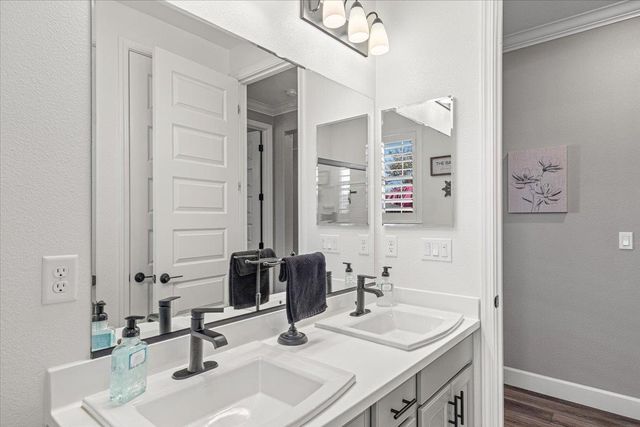 2897 Margot Ln, Turlock, CA 95382