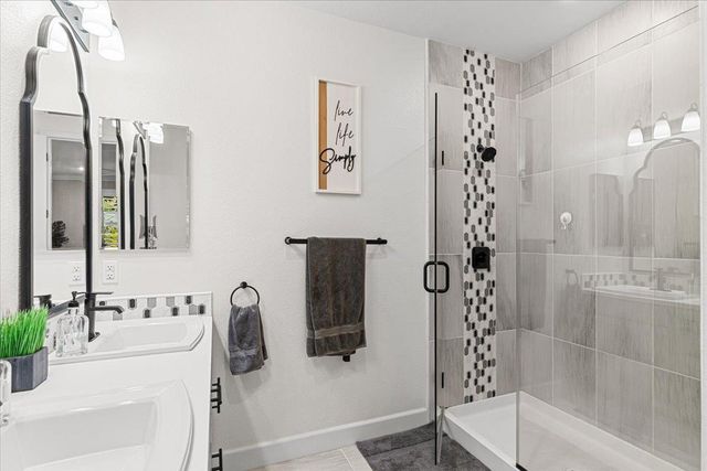 2897 Margot Ln, Turlock, CA 95382