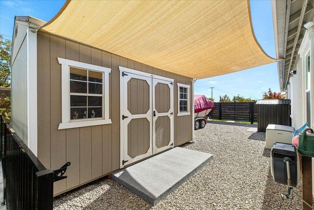 2897 Margot Ln, Turlock, CA 95382