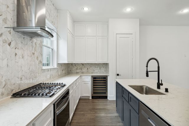 2526 Carmelita Street, Dallas, TX 75212