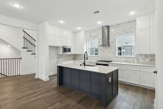 2526 Carmelita Street, Dallas, TX 75212