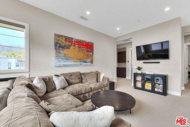 20558 W Overlook Court, Porter Ranch (los Angeles), CA 91326