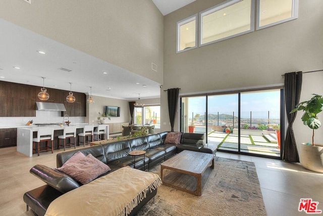 20558 W Overlook Court, Porter Ranch (los Angeles), CA 91326