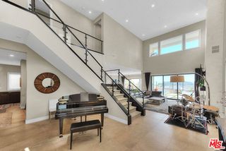 20558 W Overlook Court, Porter Ranch (los Angeles), CA 91326