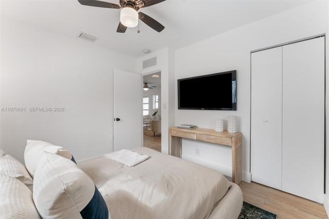 6161 NE 7th Ave ., Oakland Park, FL 33334