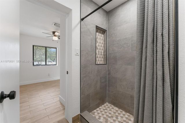 6161 NE 7th Ave ., Oakland Park, FL 33334