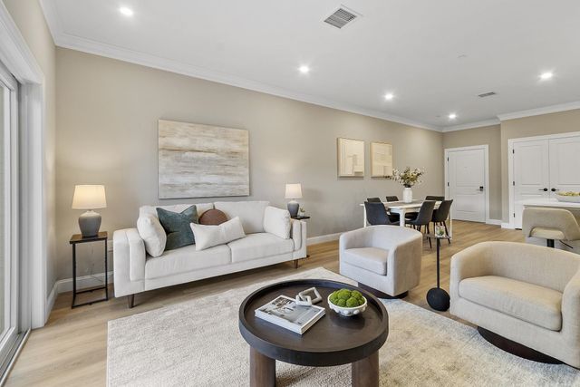 10100 S Willow St Unit 214, Manchester, NH 03103