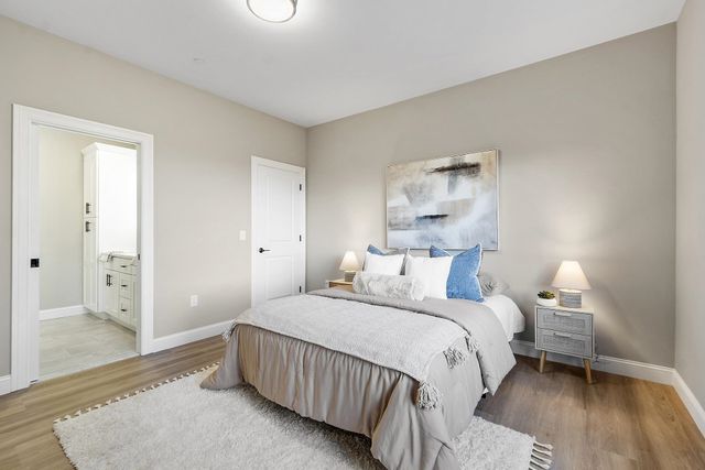 10100 S Willow St Unit 214, Manchester, NH 03103