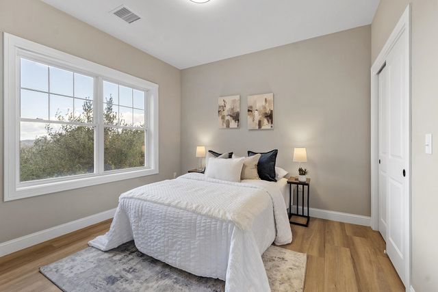 10100 S Willow St Unit 214, Manchester, NH 03103