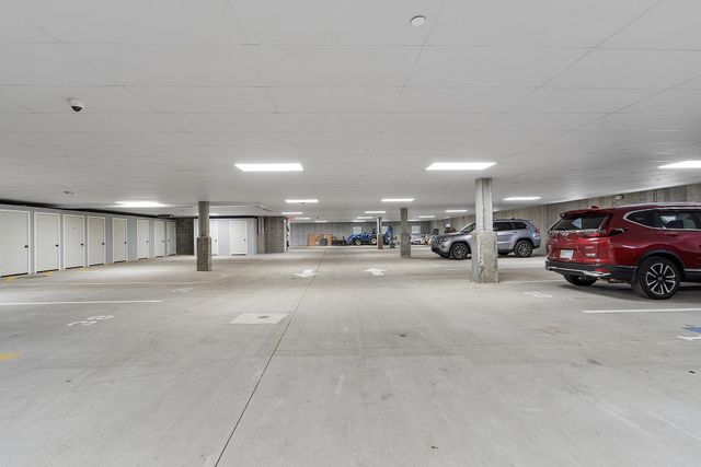 10100 S Willow St Unit 214, Manchester, NH 03103