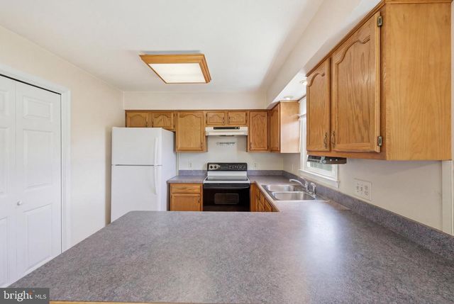 530 TUSCAWILLA DR, Charles Town, WV 25414