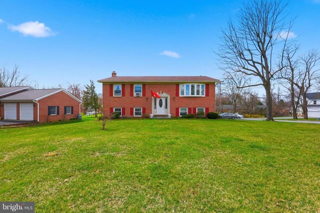 530 TUSCAWILLA DR, Charles Town, WV 25414