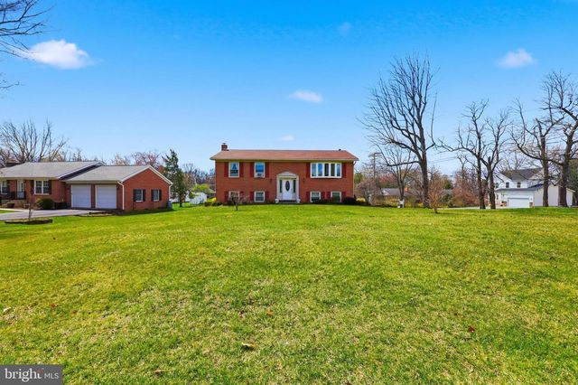 530 TUSCAWILLA DR, Charles Town, WV 25414