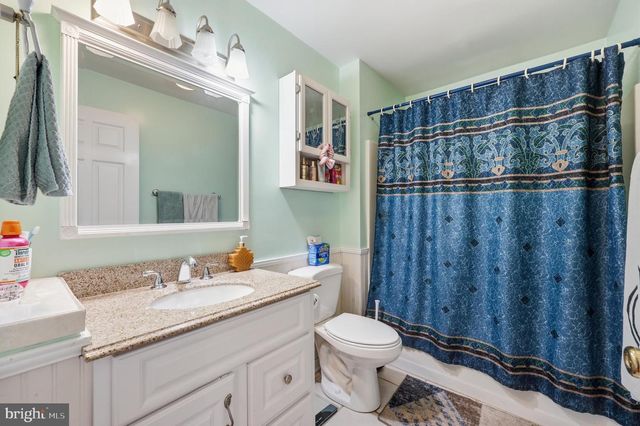530 TUSCAWILLA DR, Charles Town, WV 25414