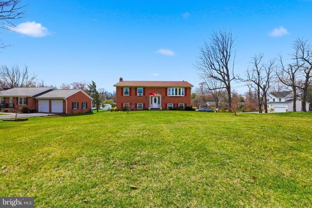 530 TUSCAWILLA DR, Charles Town, WV 25414